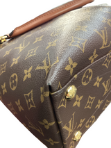 Louis Vuitton Monogram V Tote MM