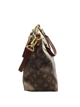 Louis Vuitton Monogram V Tote MM